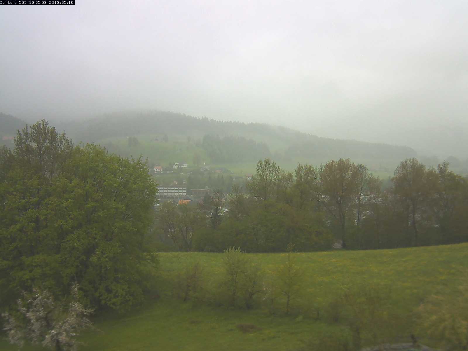 Webcam-Bild: Aussicht vom Dorfberg in Langnau 20130510-120600