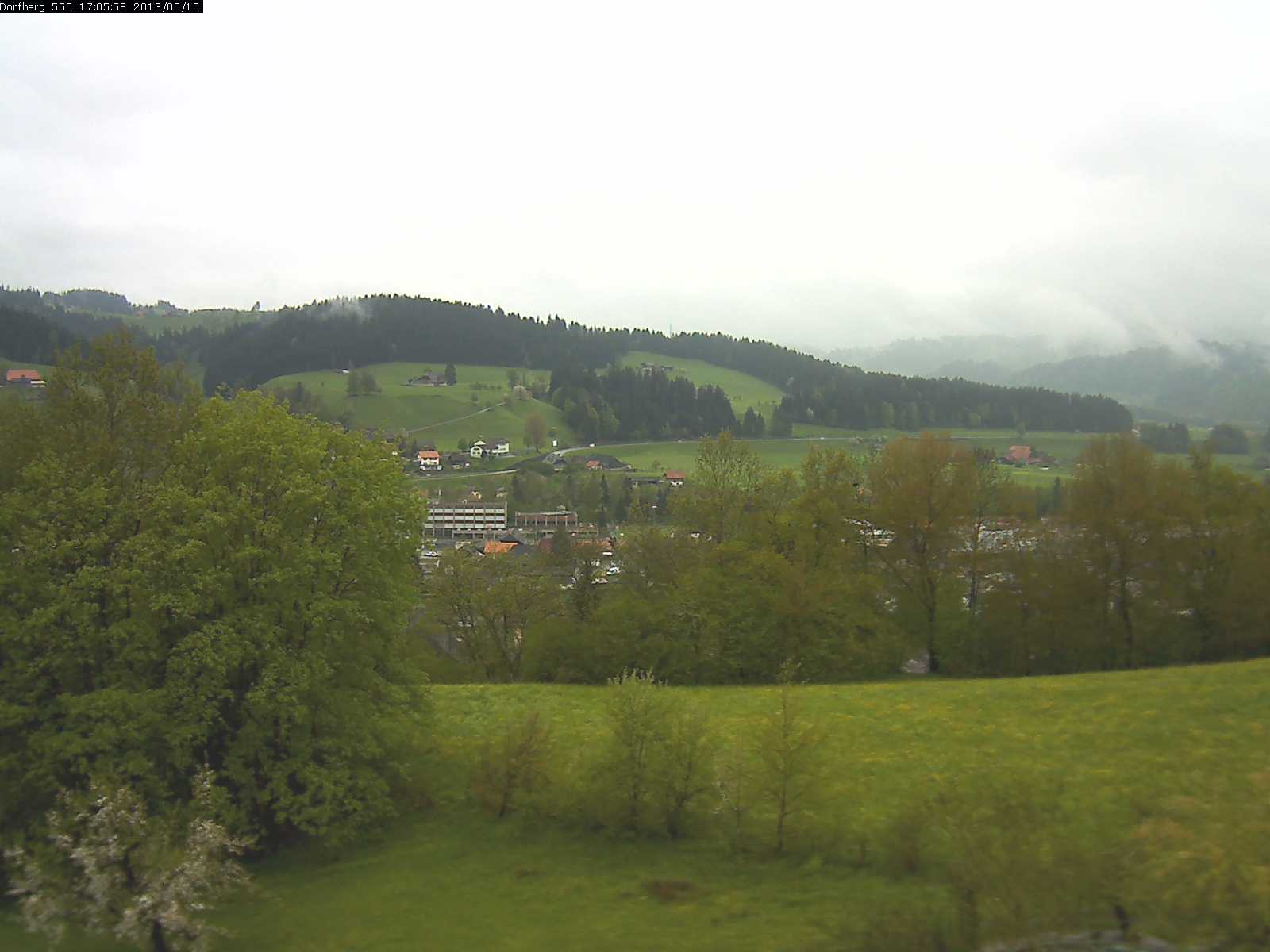 Webcam-Bild: Aussicht vom Dorfberg in Langnau 20130510-170600