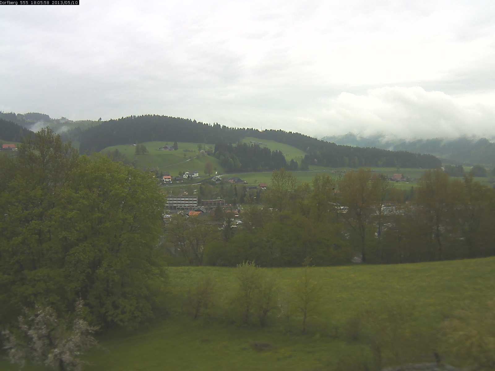 Webcam-Bild: Aussicht vom Dorfberg in Langnau 20130510-180600