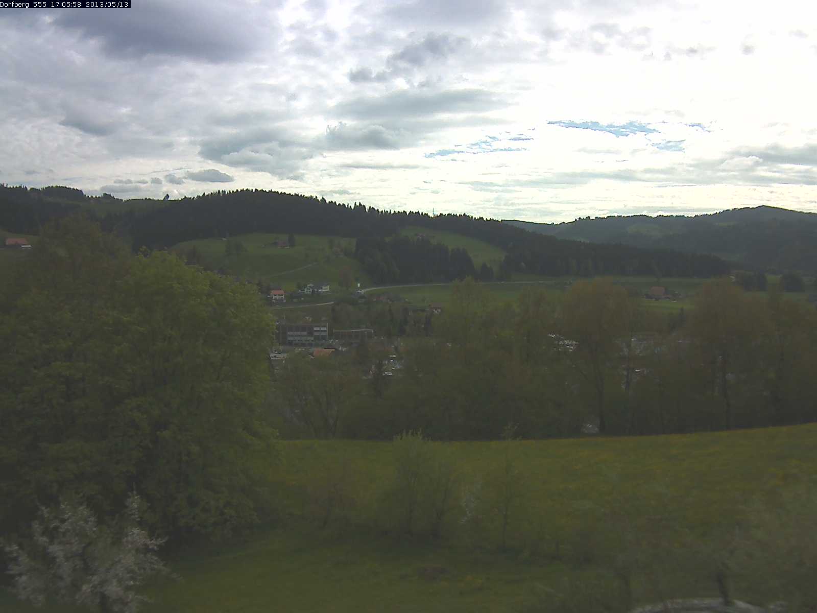 Webcam-Bild: Aussicht vom Dorfberg in Langnau 20130513-170600
