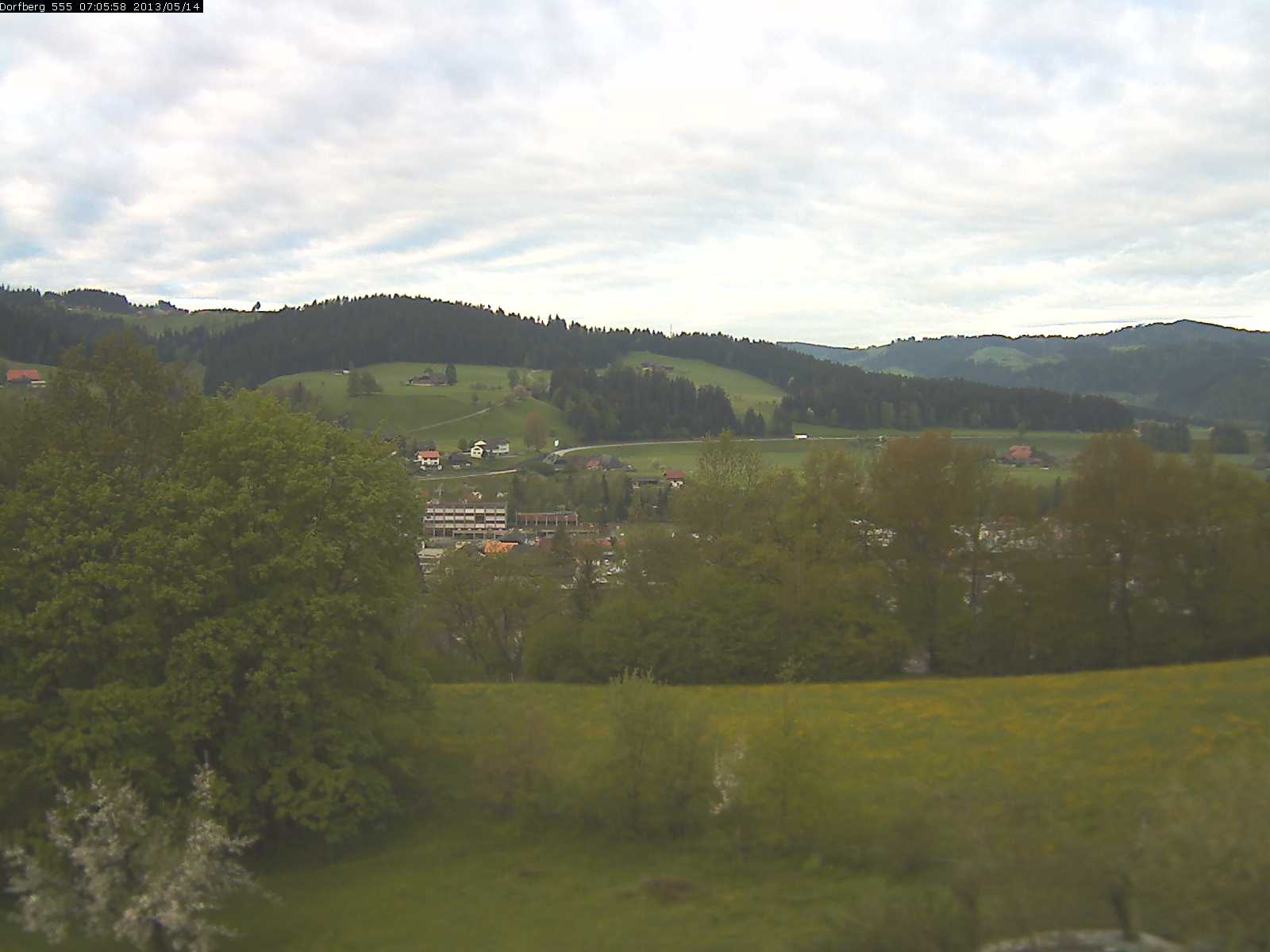 Webcam-Bild: Aussicht vom Dorfberg in Langnau 20130514-070600