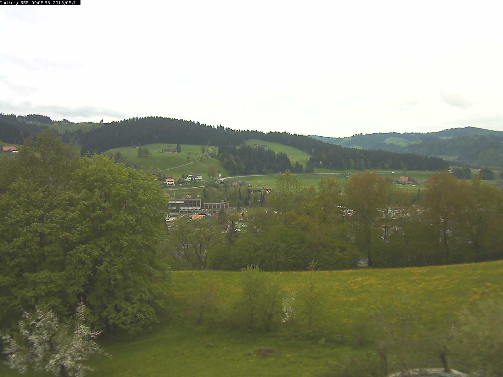 Webcam-Bild: Aussicht vom Dorfberg in Langnau 20130514-090600