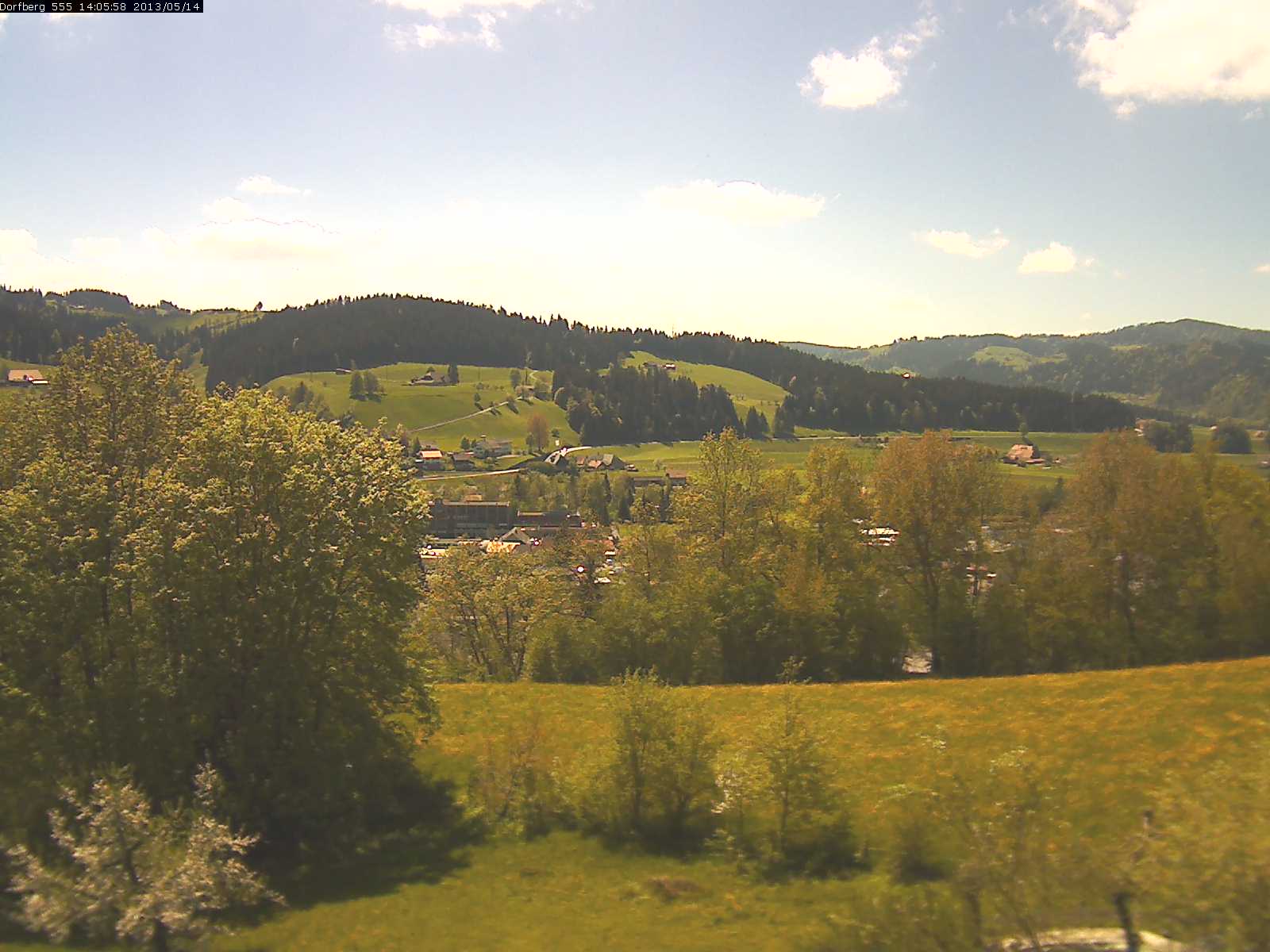 Webcam-Bild: Aussicht vom Dorfberg in Langnau 20130514-140600