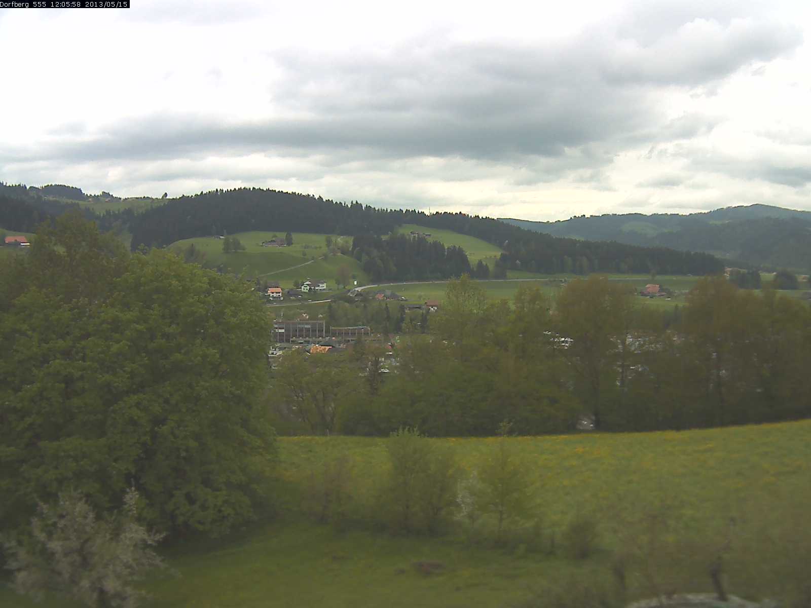 Webcam-Bild: Aussicht vom Dorfberg in Langnau 20130515-120600