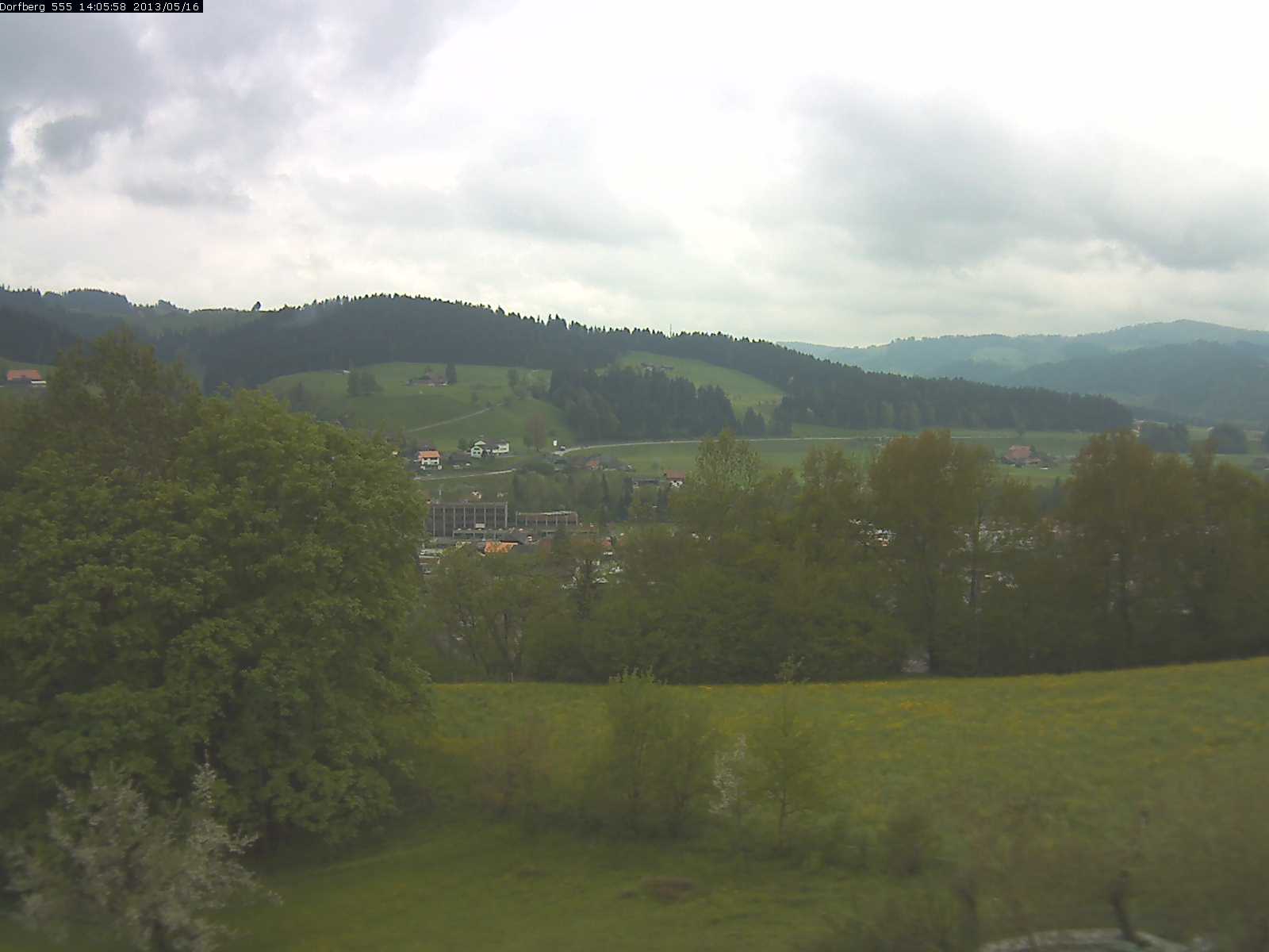 Webcam-Bild: Aussicht vom Dorfberg in Langnau 20130516-140600