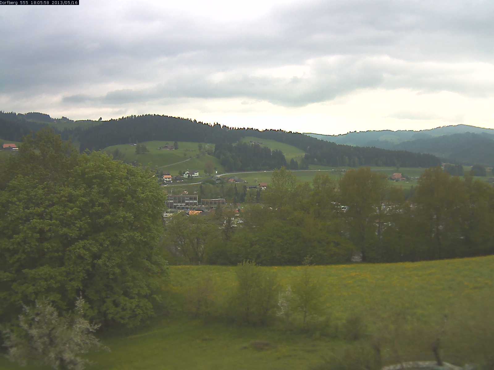 Webcam-Bild: Aussicht vom Dorfberg in Langnau 20130516-180600