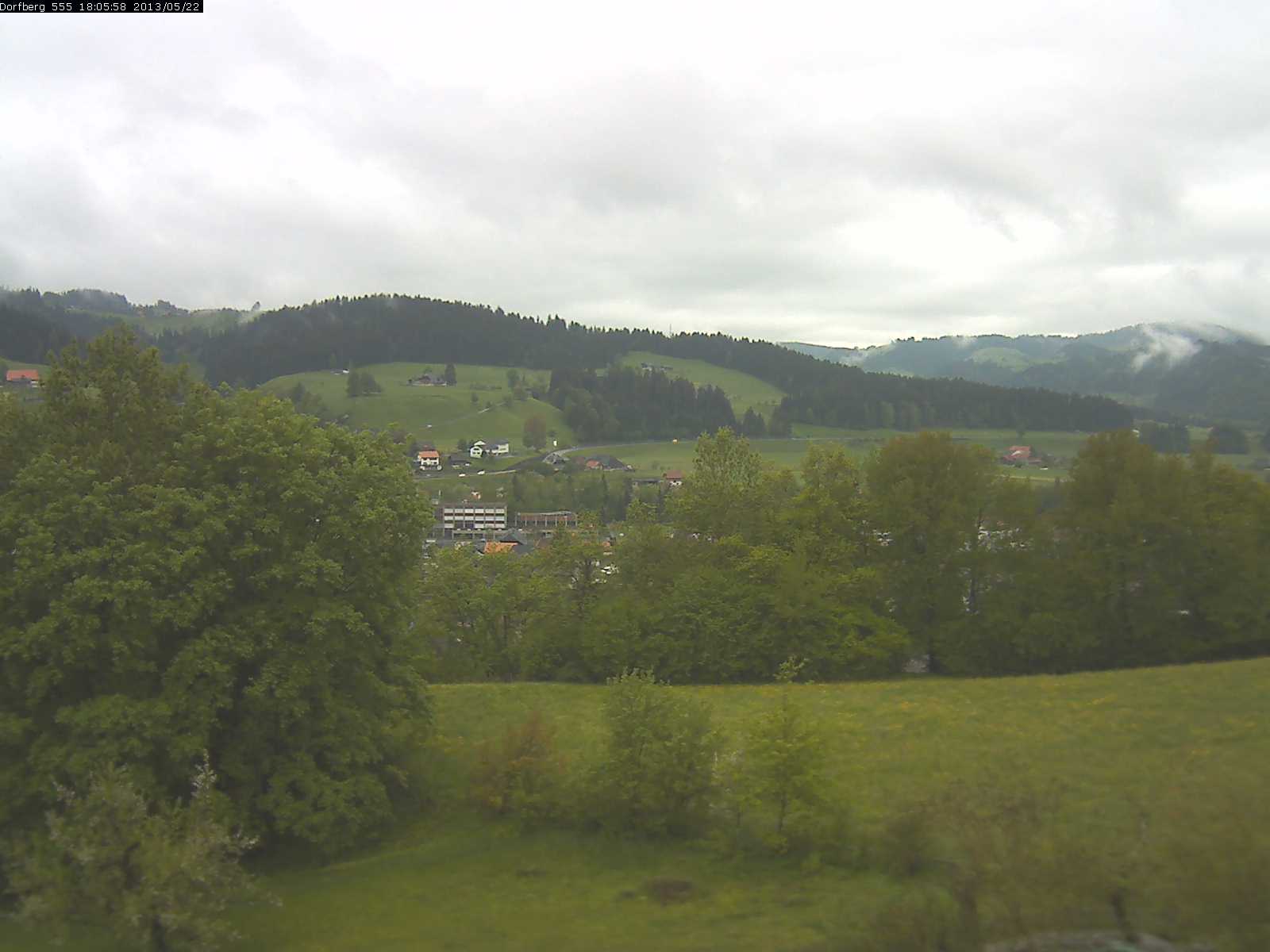 Webcam-Bild: Aussicht vom Dorfberg in Langnau 20130522-180600