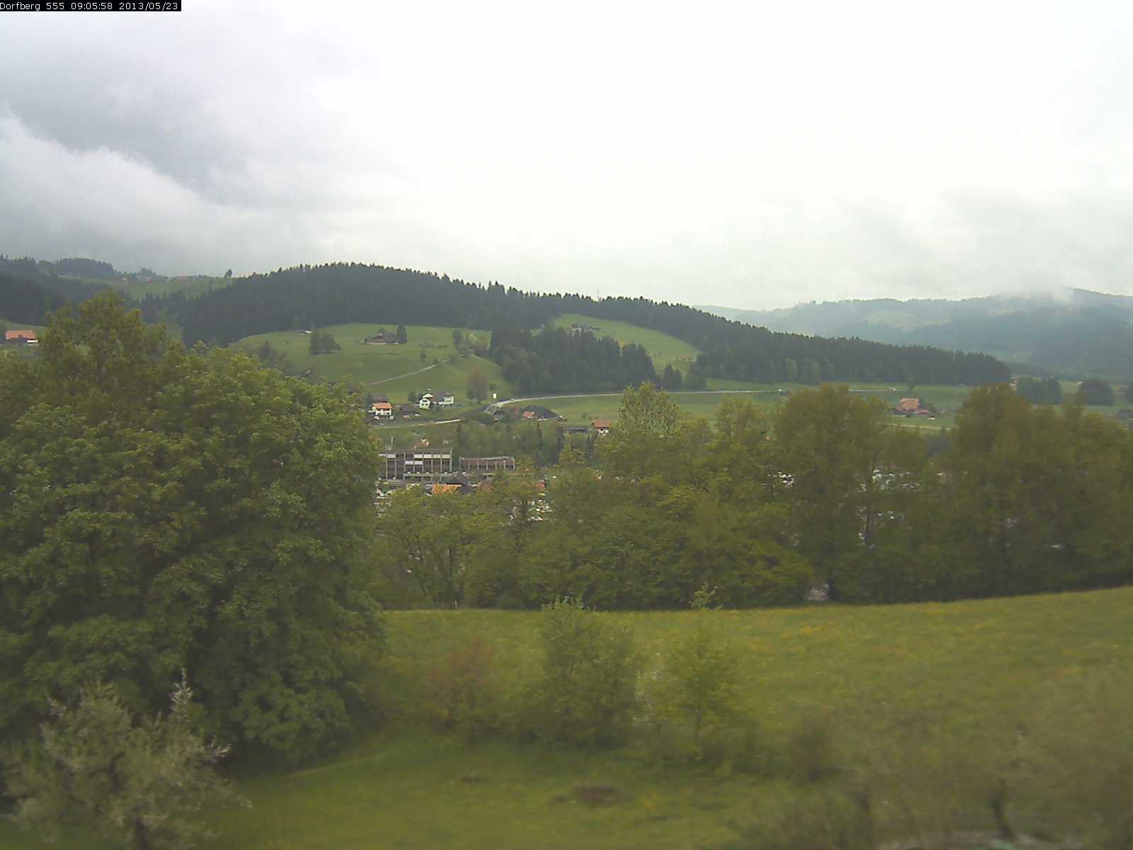 Webcam-Bild: Aussicht vom Dorfberg in Langnau 20130523-090600