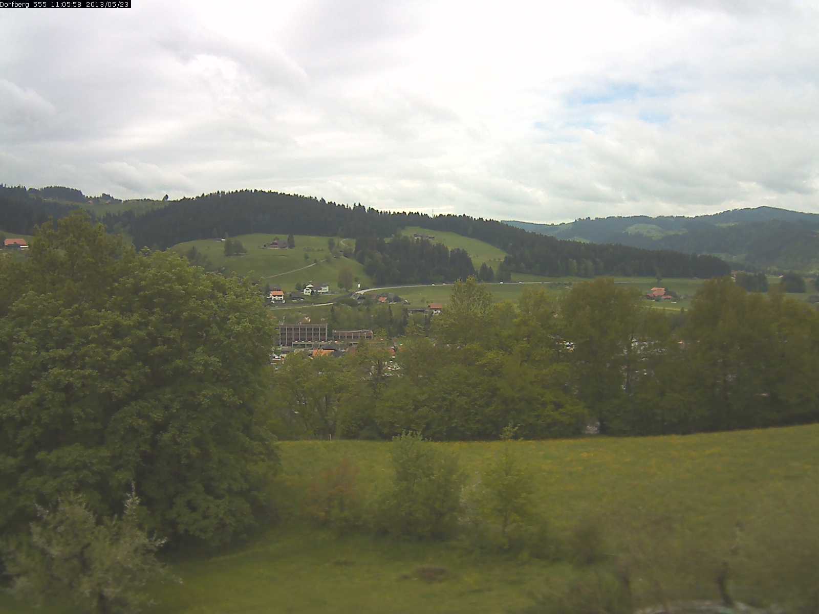 Webcam-Bild: Aussicht vom Dorfberg in Langnau 20130523-110600