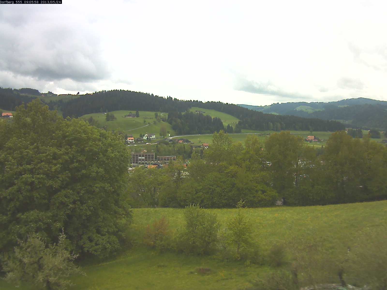 Webcam-Bild: Aussicht vom Dorfberg in Langnau 20130524-090600