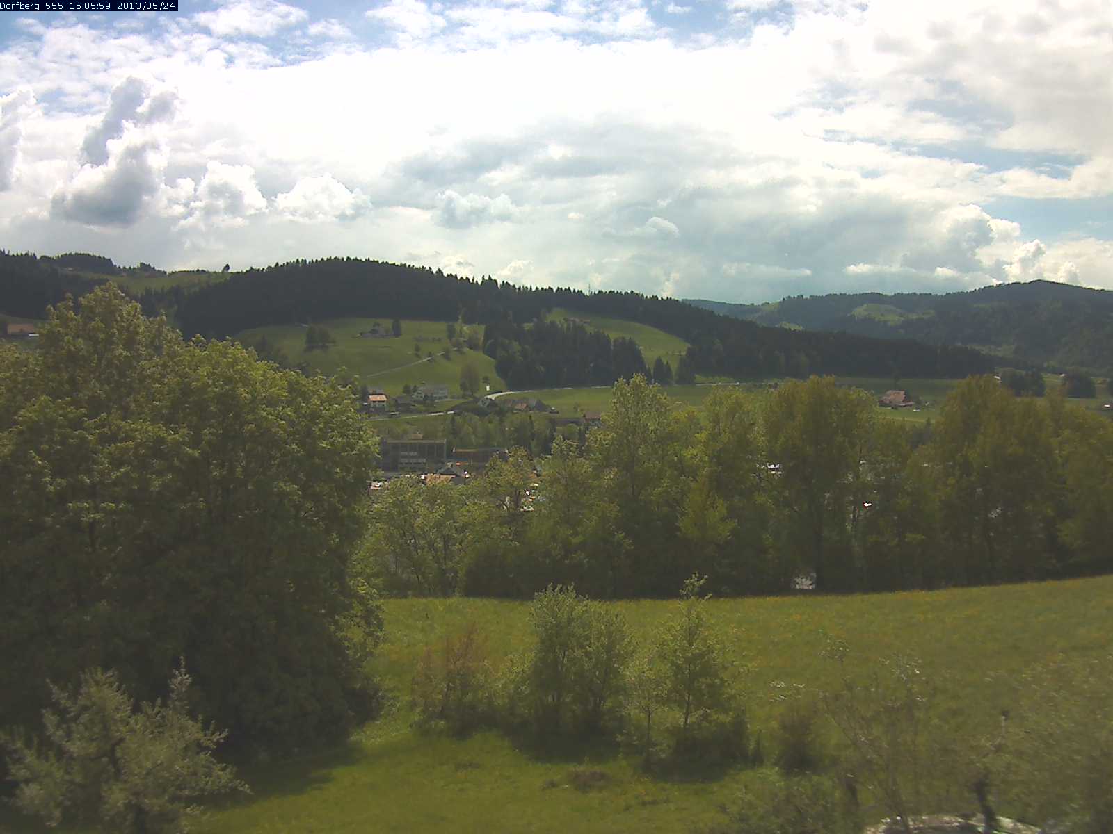 Webcam-Bild: Aussicht vom Dorfberg in Langnau 20130524-150600