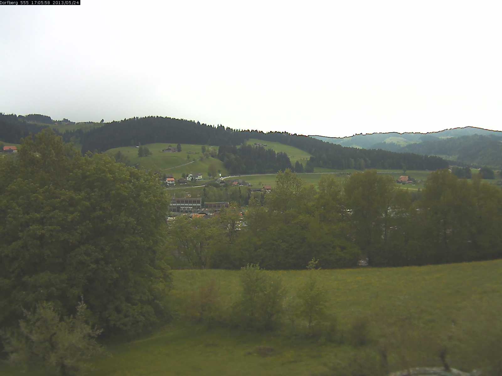 Webcam-Bild: Aussicht vom Dorfberg in Langnau 20130524-170600