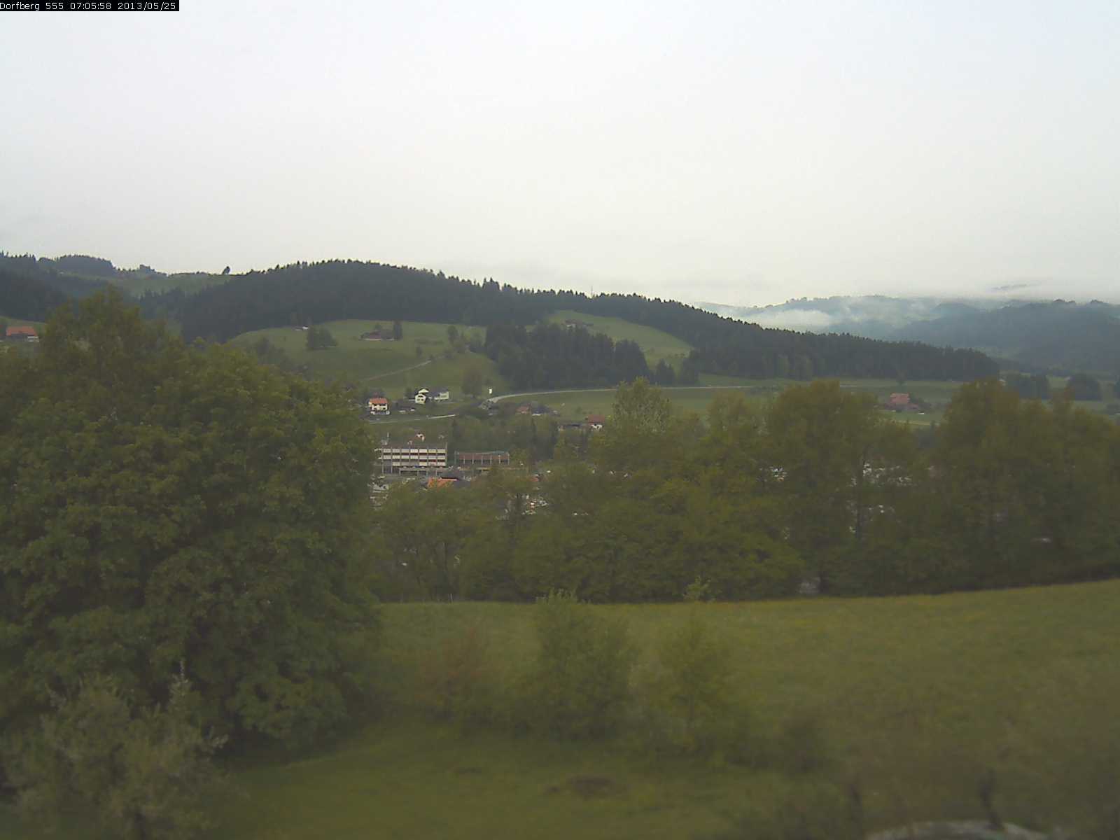 Webcam-Bild: Aussicht vom Dorfberg in Langnau 20130525-070600