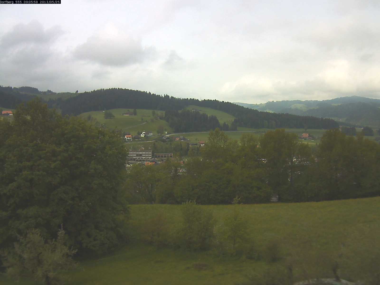 Webcam-Bild: Aussicht vom Dorfberg in Langnau 20130525-090600