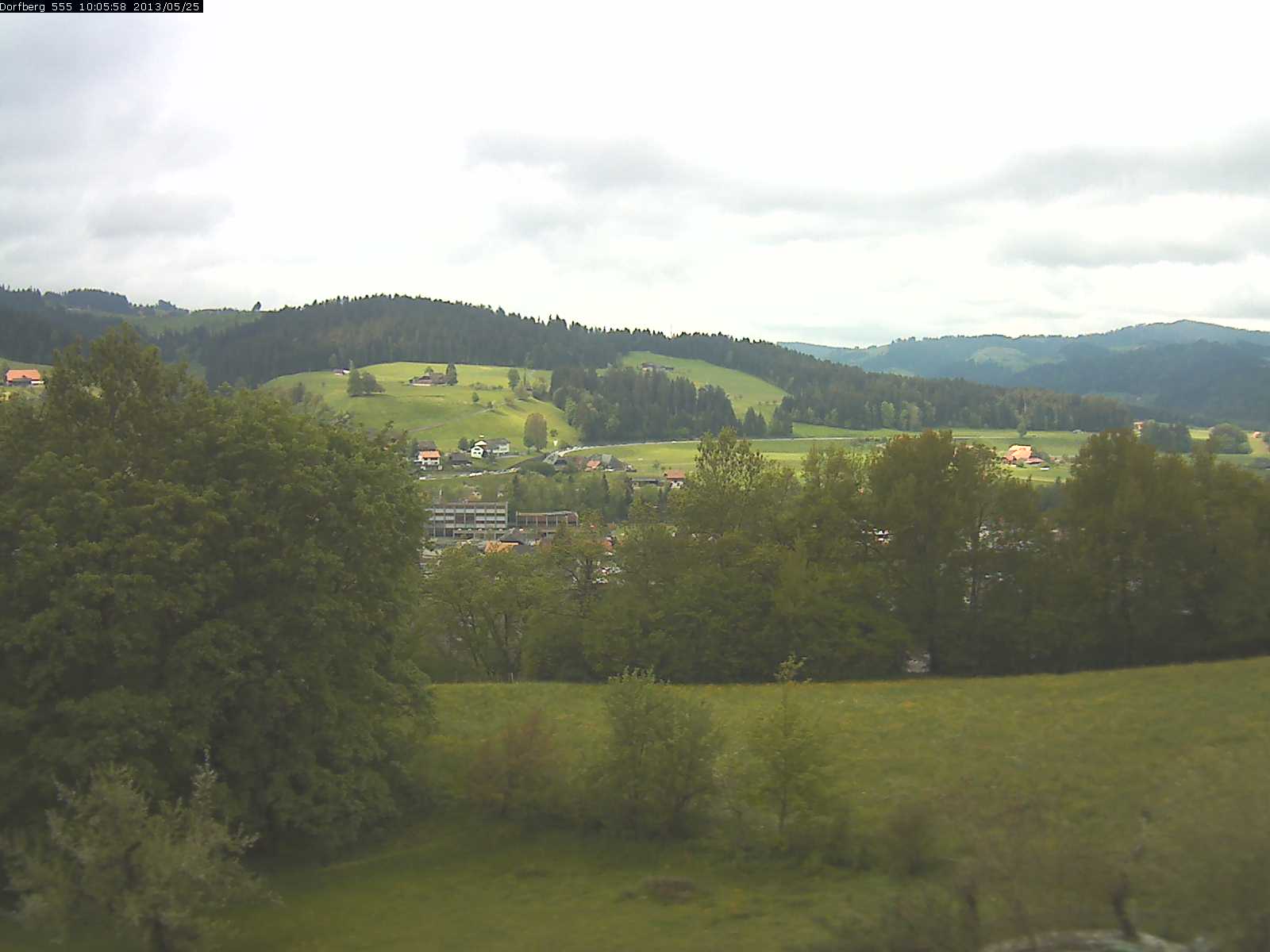Webcam-Bild: Aussicht vom Dorfberg in Langnau 20130525-100600