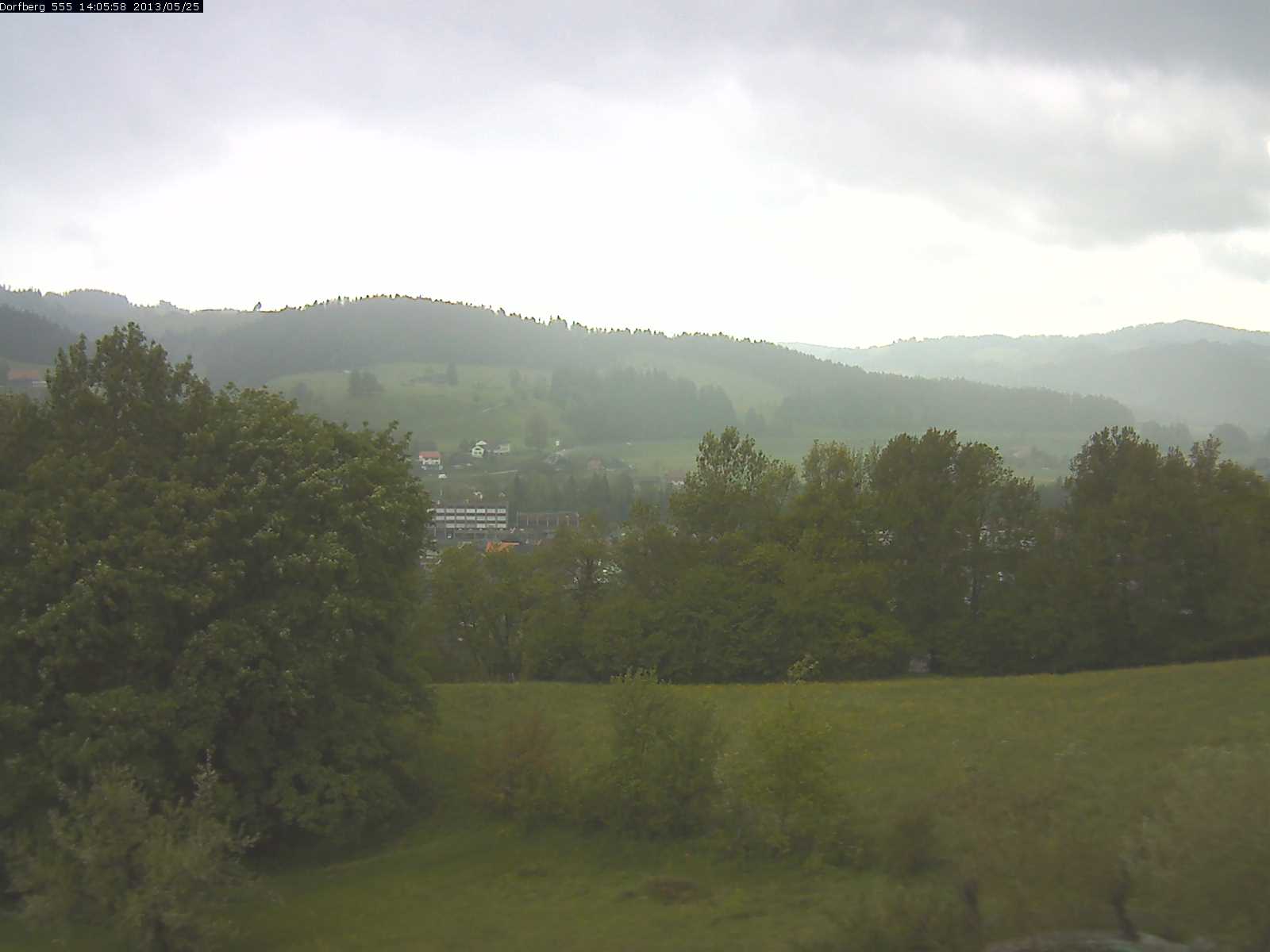 Webcam-Bild: Aussicht vom Dorfberg in Langnau 20130525-140600