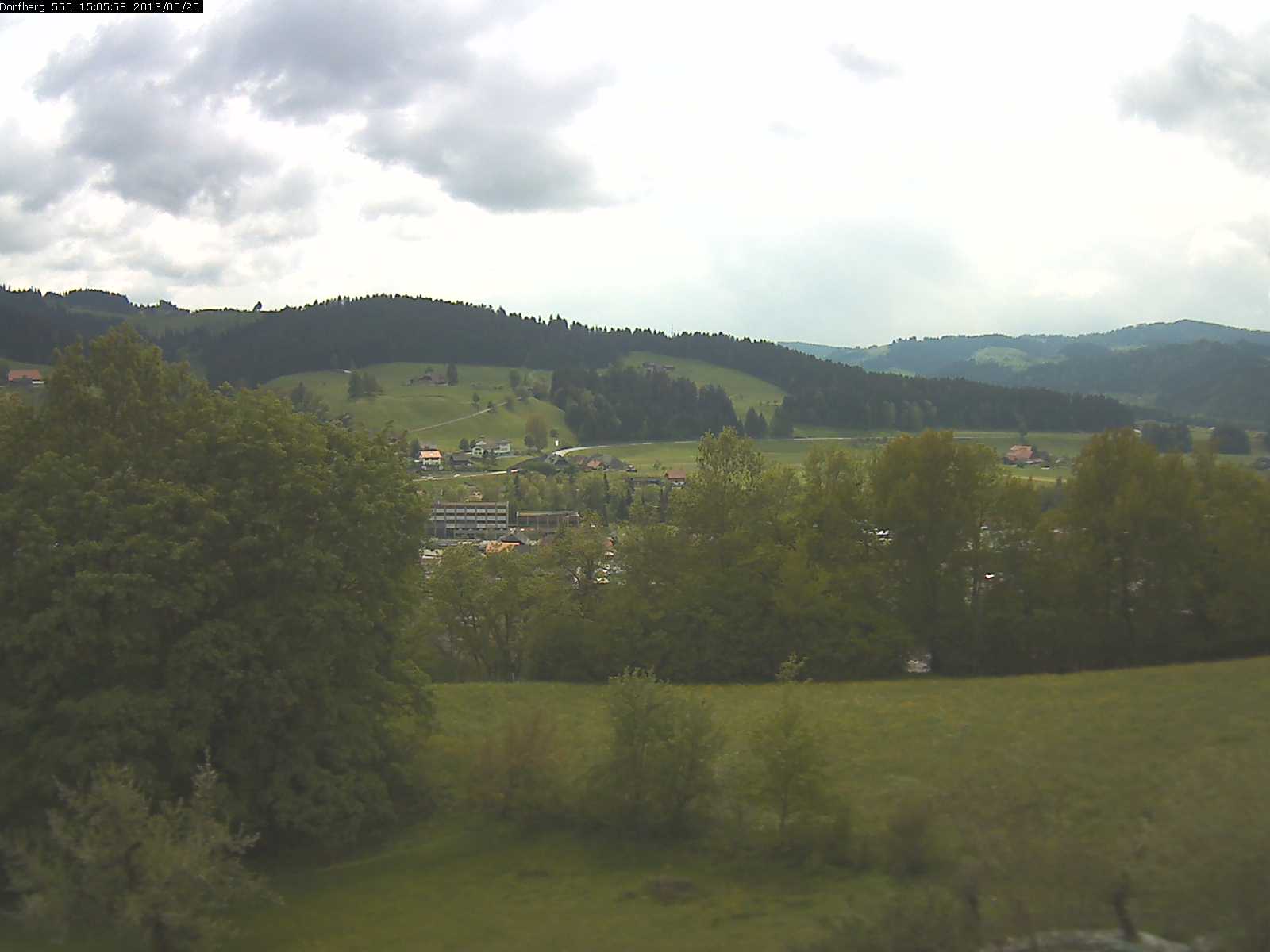 Webcam-Bild: Aussicht vom Dorfberg in Langnau 20130525-150600