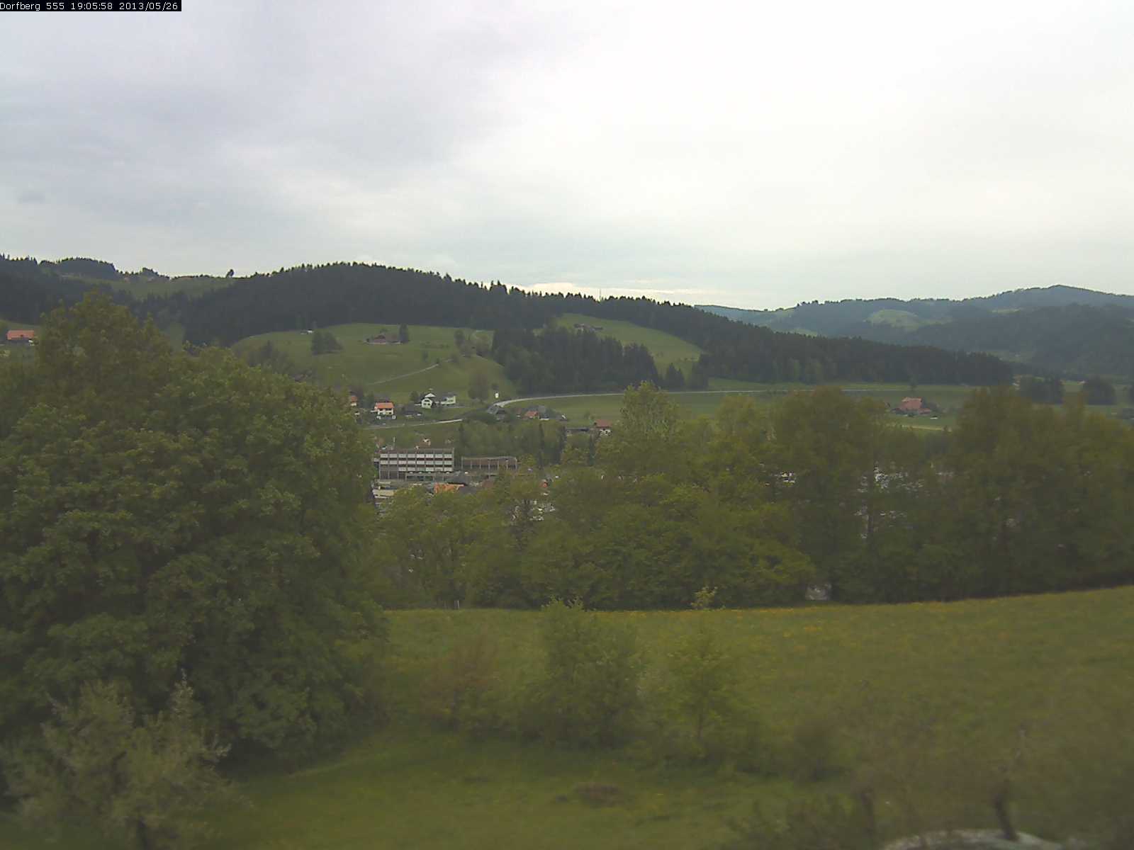Webcam-Bild: Aussicht vom Dorfberg in Langnau 20130526-190600
