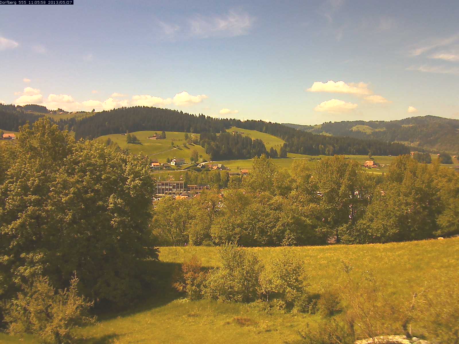 Webcam-Bild: Aussicht vom Dorfberg in Langnau 20130527-110600