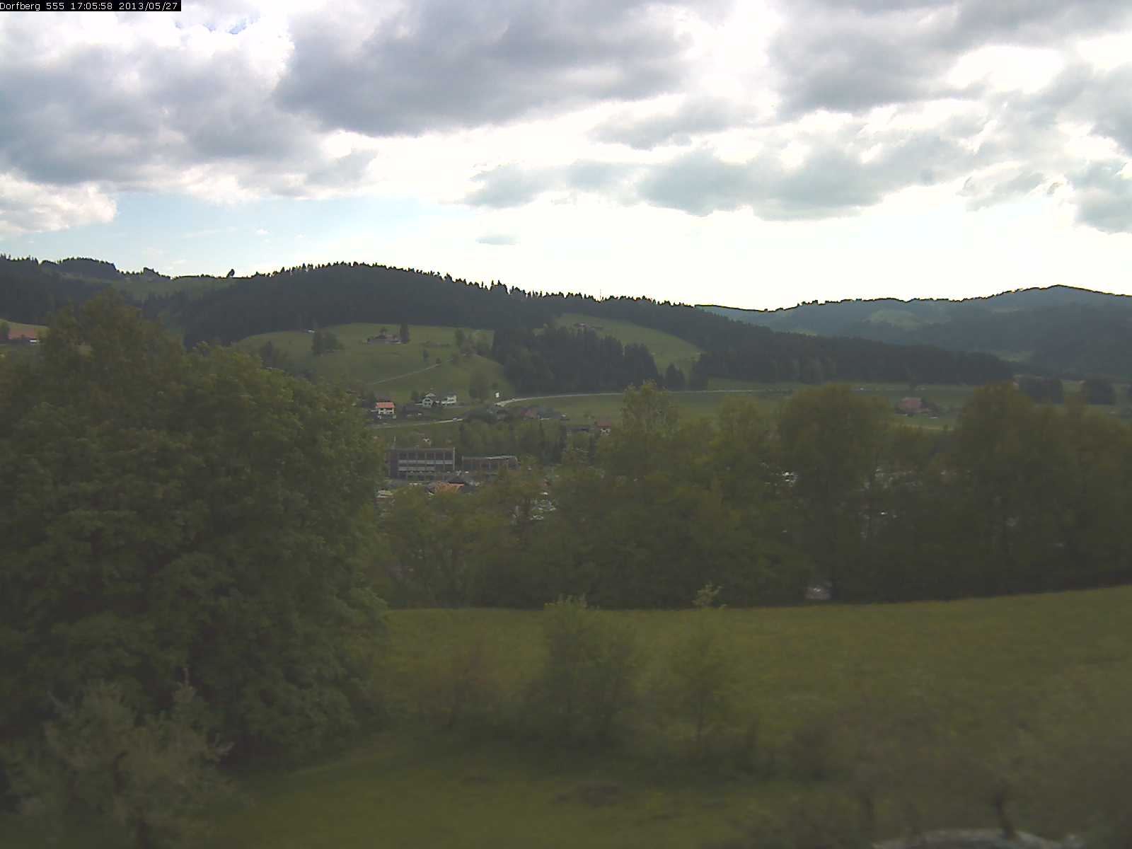 Webcam-Bild: Aussicht vom Dorfberg in Langnau 20130527-170600