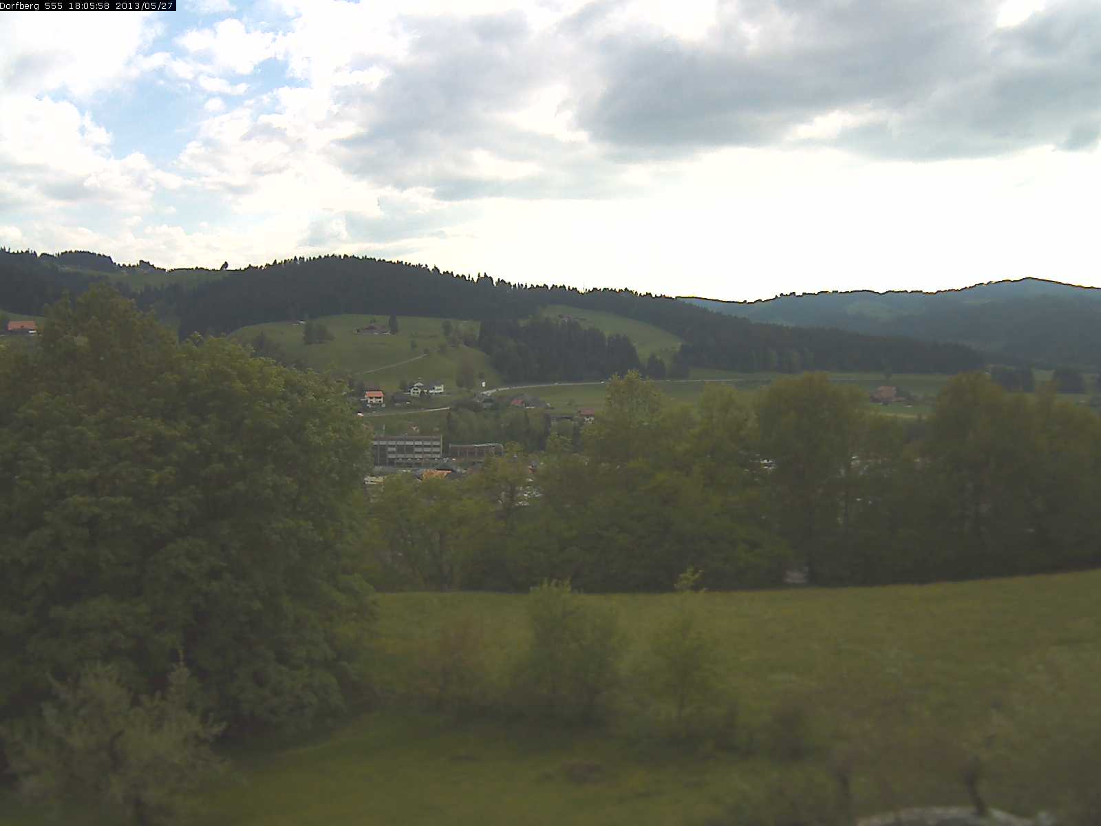 Webcam-Bild: Aussicht vom Dorfberg in Langnau 20130527-180600