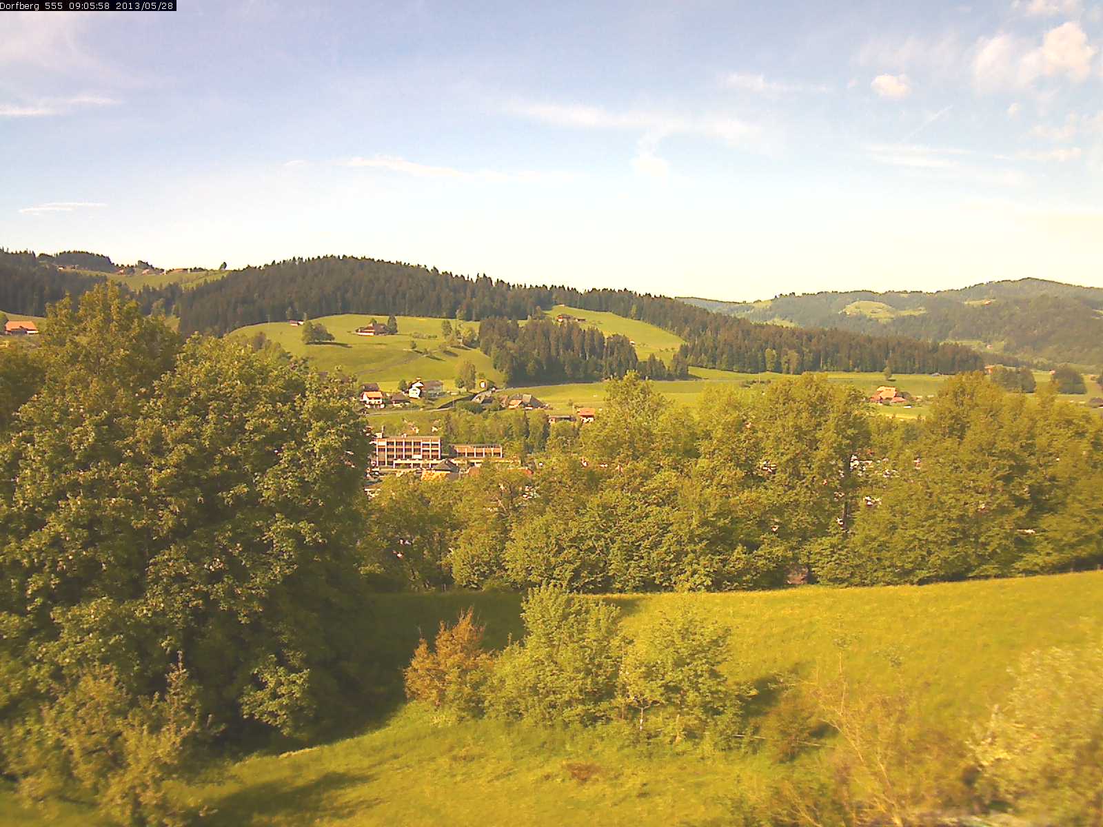 Webcam-Bild: Aussicht vom Dorfberg in Langnau 20130528-090600