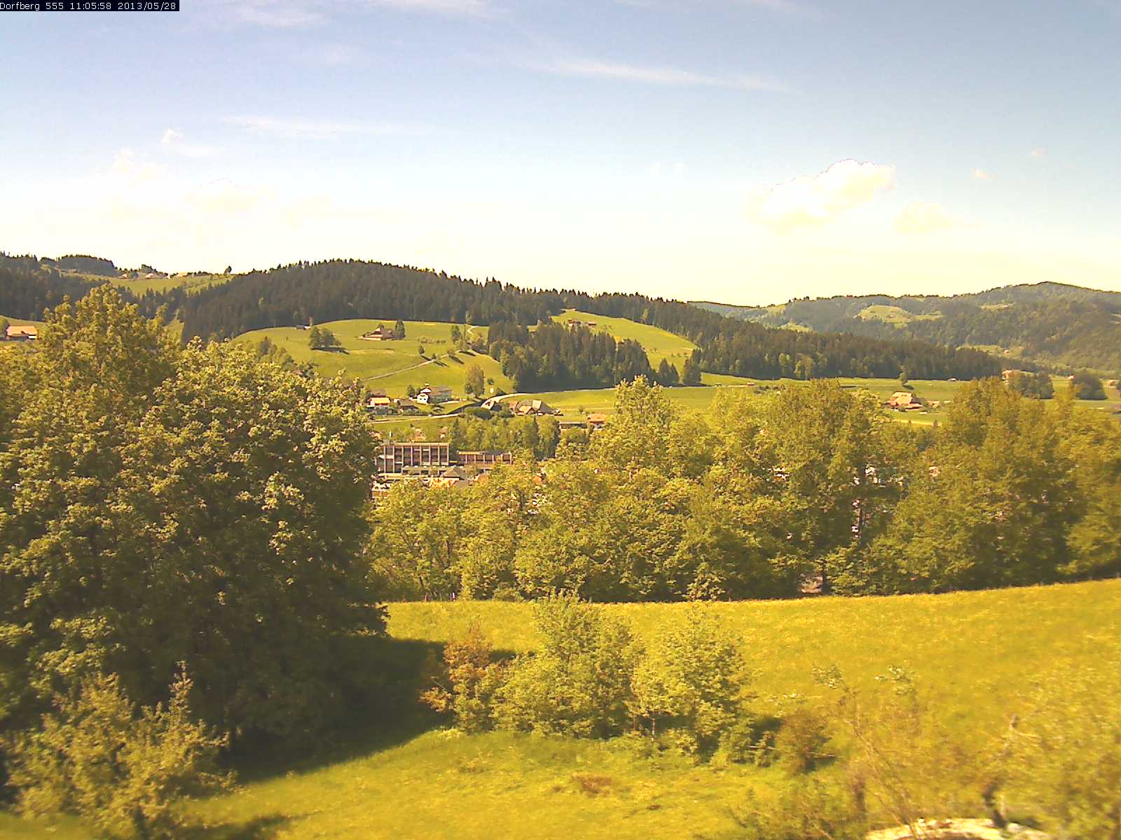 Webcam-Bild: Aussicht vom Dorfberg in Langnau 20130528-110600