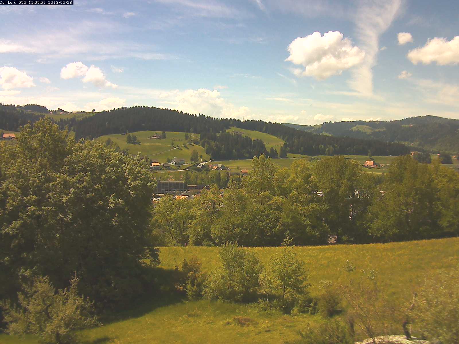 Webcam-Bild: Aussicht vom Dorfberg in Langnau 20130528-120600