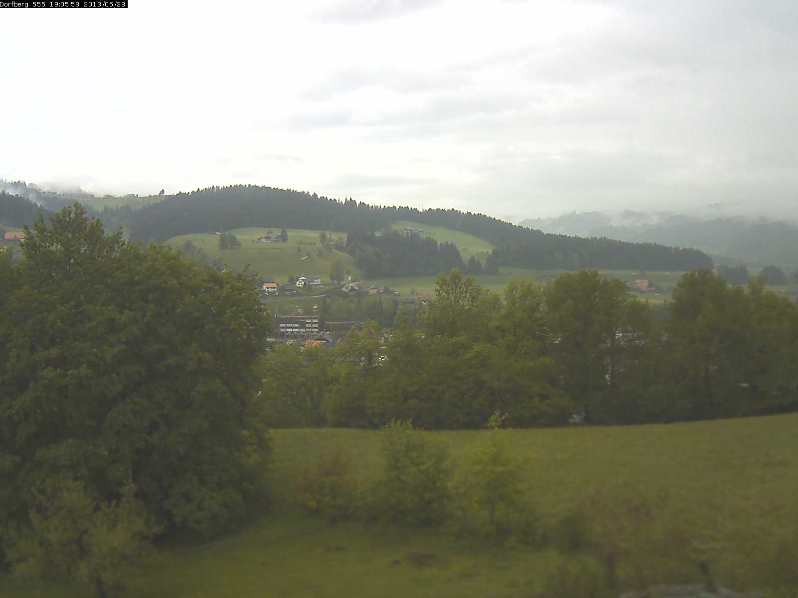 Webcam-Bild: Aussicht vom Dorfberg in Langnau 20130528-190600