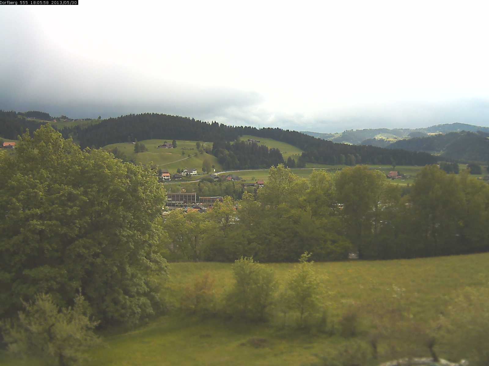Webcam-Bild: Aussicht vom Dorfberg in Langnau 20130530-180600