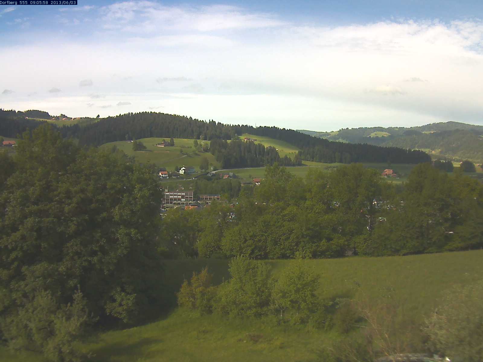 Webcam-Bild: Aussicht vom Dorfberg in Langnau 20130603-090600