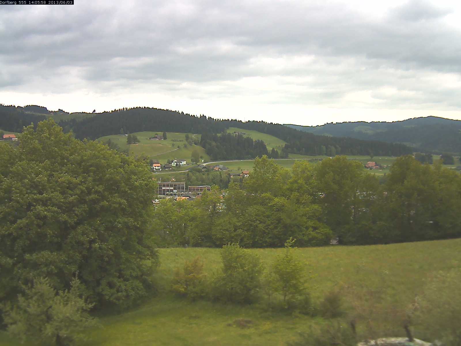 Webcam-Bild: Aussicht vom Dorfberg in Langnau 20130603-140600