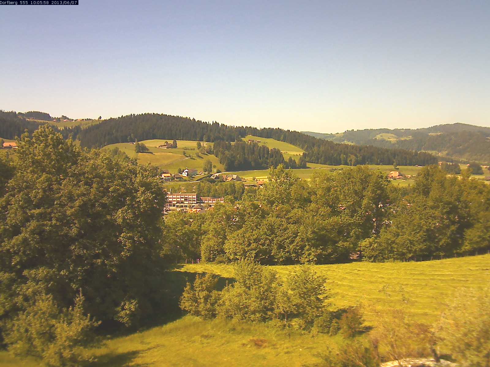 Webcam-Bild: Aussicht vom Dorfberg in Langnau 20130607-100600
