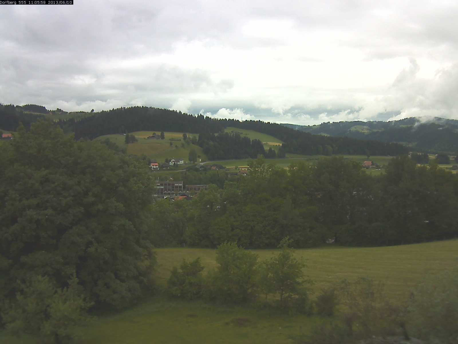 Webcam-Bild: Aussicht vom Dorfberg in Langnau 20130610-110600