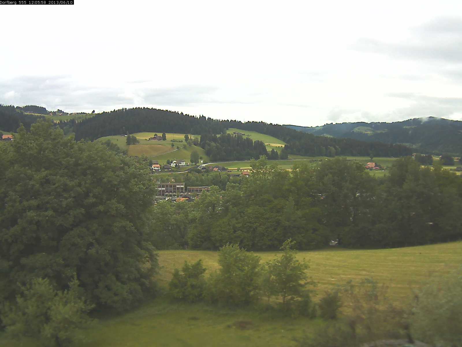 Webcam-Bild: Aussicht vom Dorfberg in Langnau 20130610-120600