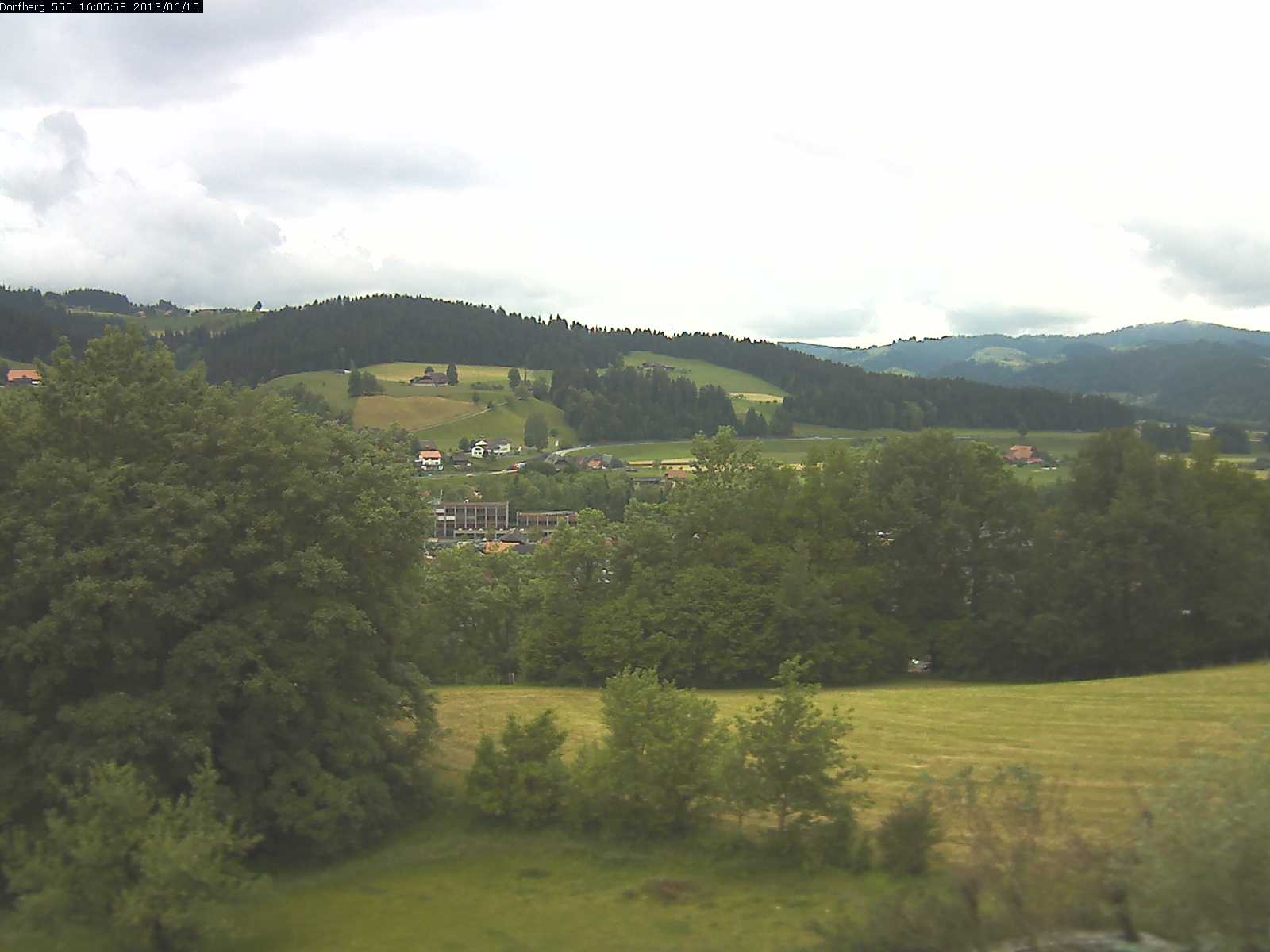 Webcam-Bild: Aussicht vom Dorfberg in Langnau 20130610-160600