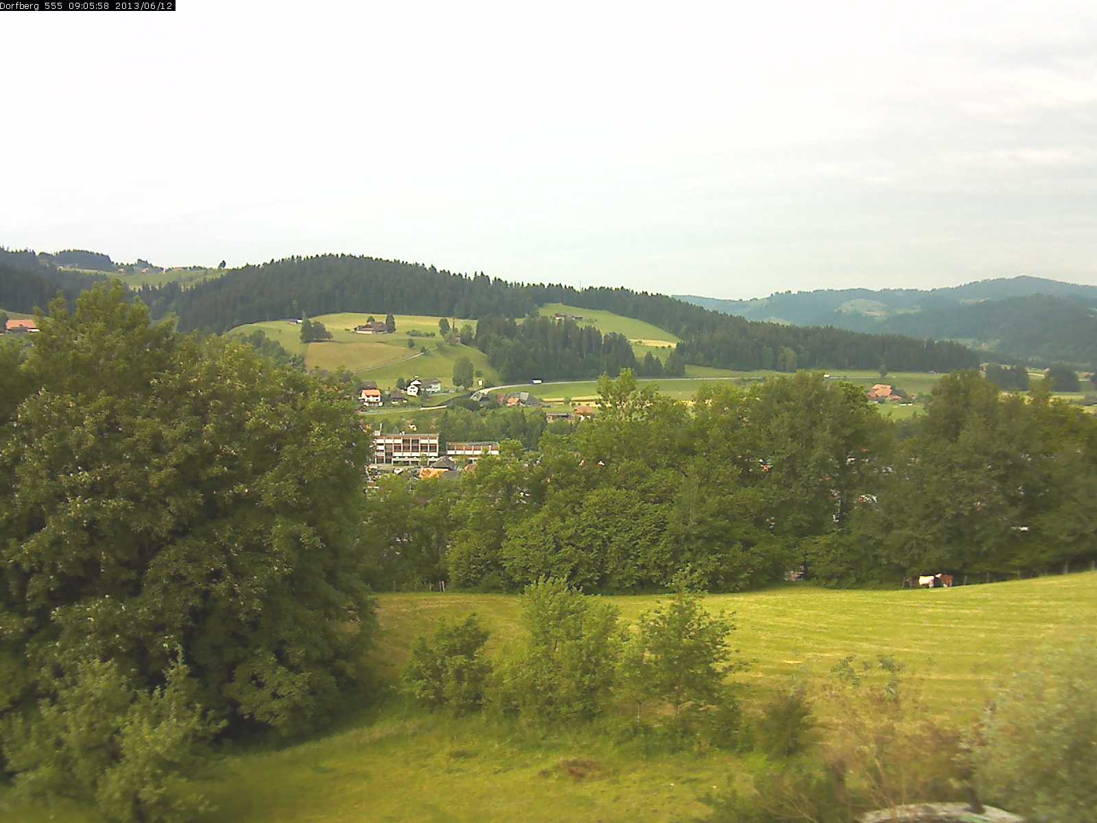 Webcam-Bild: Aussicht vom Dorfberg in Langnau 20130612-090600