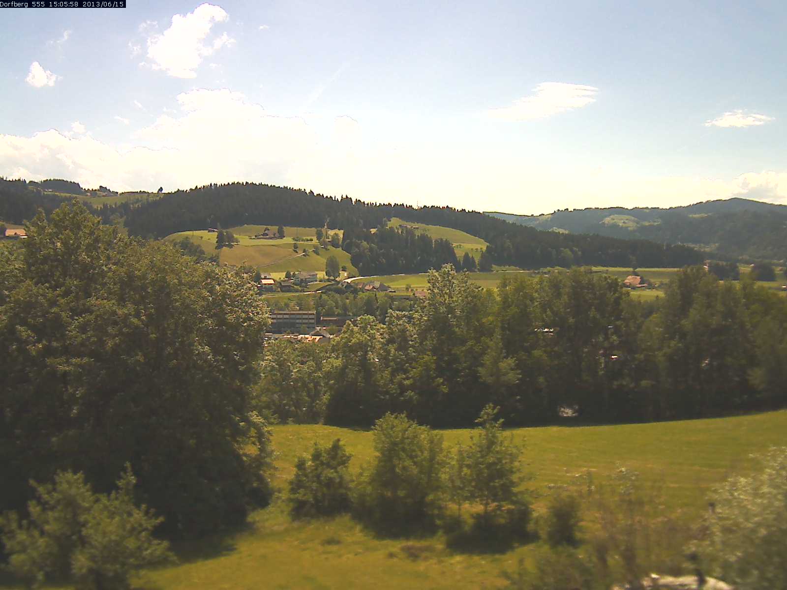 Webcam-Bild: Aussicht vom Dorfberg in Langnau 20130615-150600