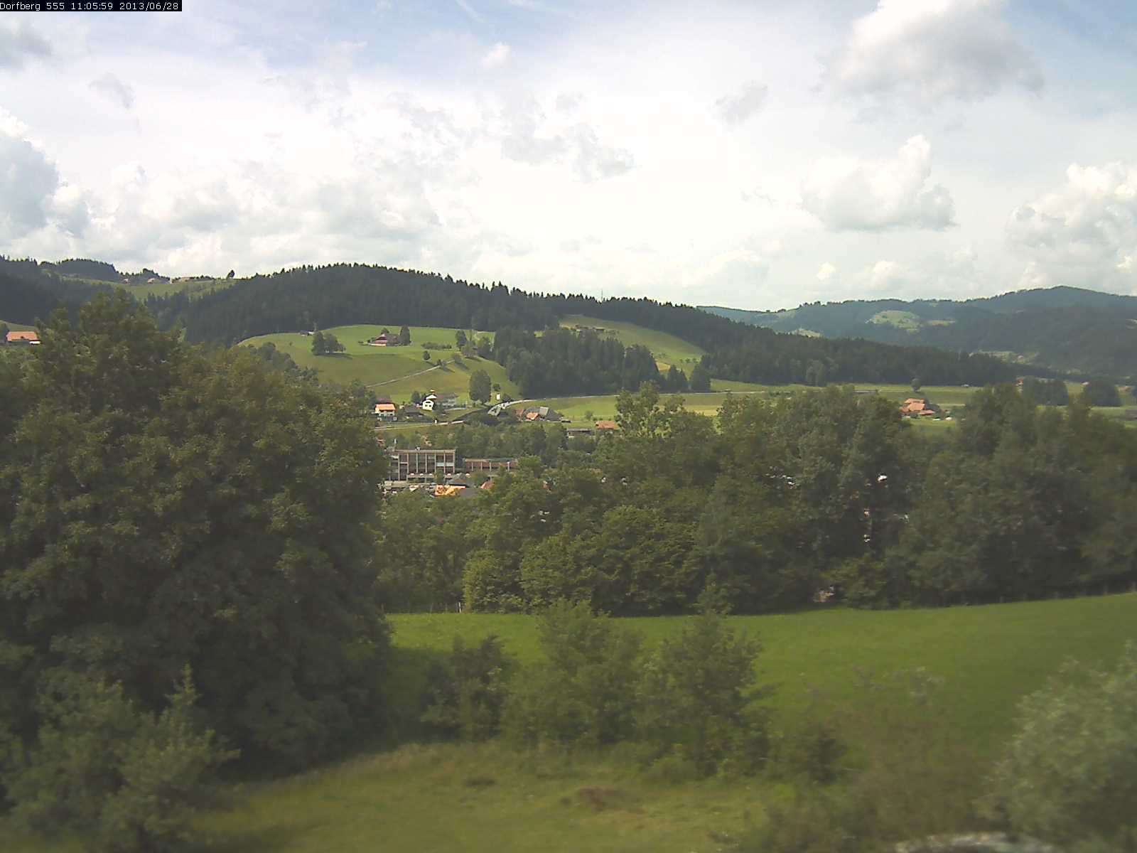 Webcam-Bild: Aussicht vom Dorfberg in Langnau 20130628-110600