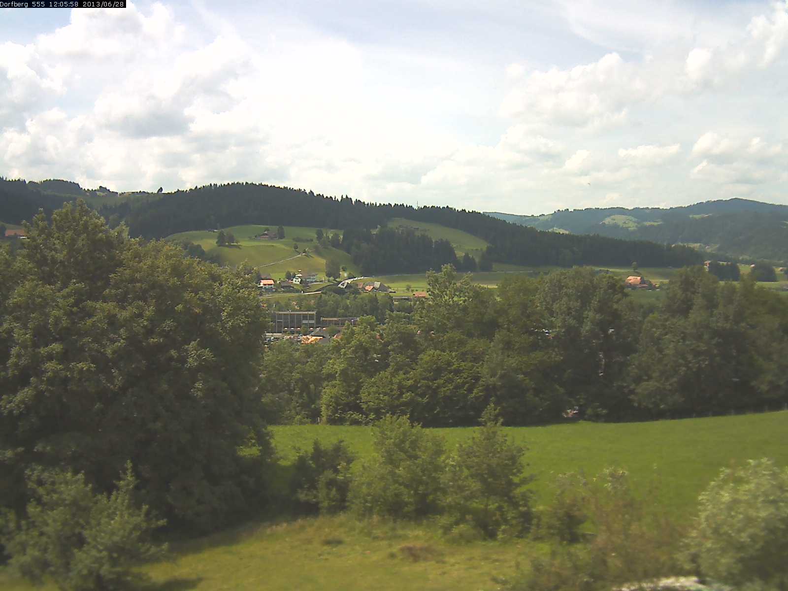 Webcam-Bild: Aussicht vom Dorfberg in Langnau 20130628-120600