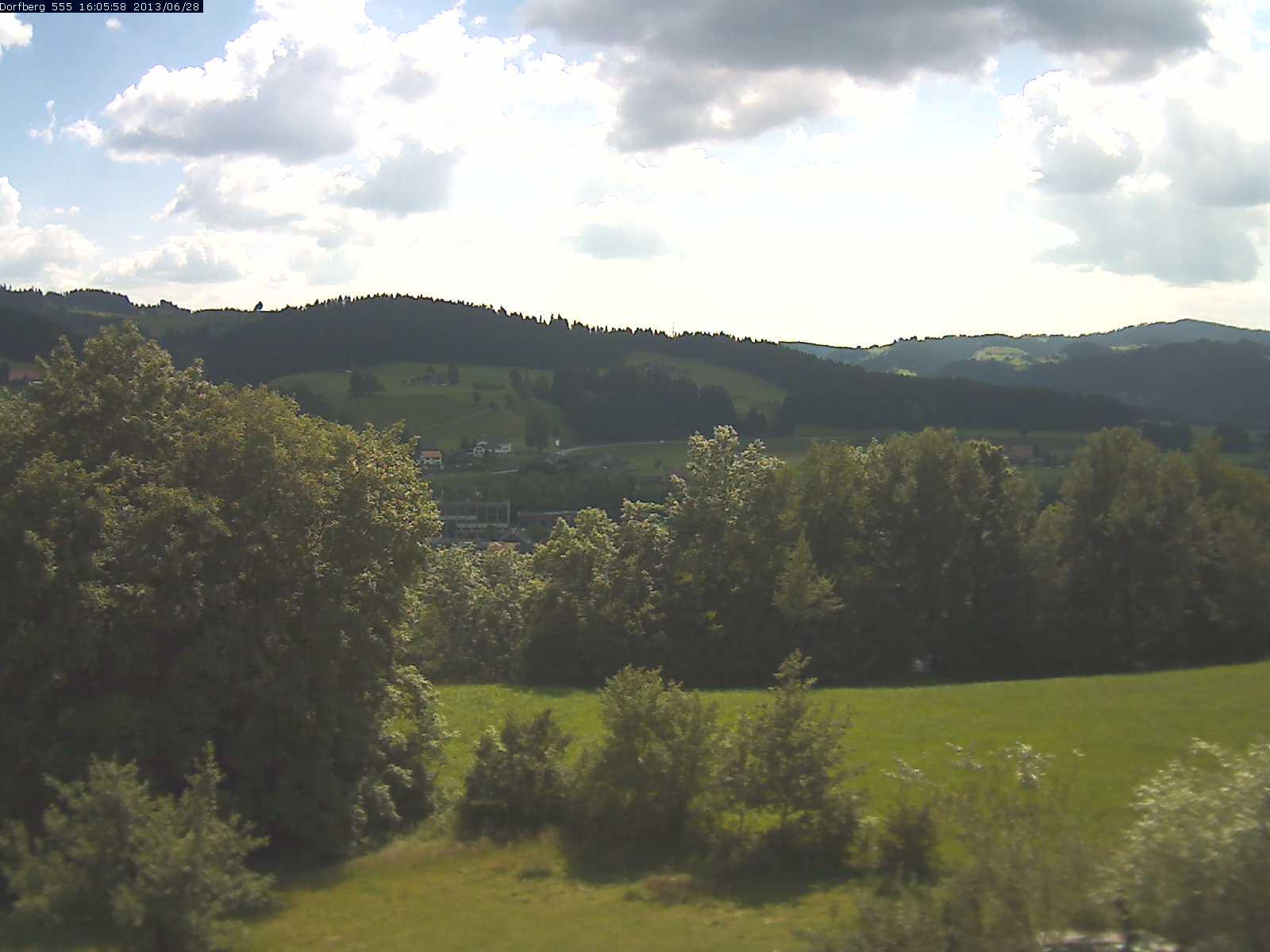 Webcam-Bild: Aussicht vom Dorfberg in Langnau 20130628-160600