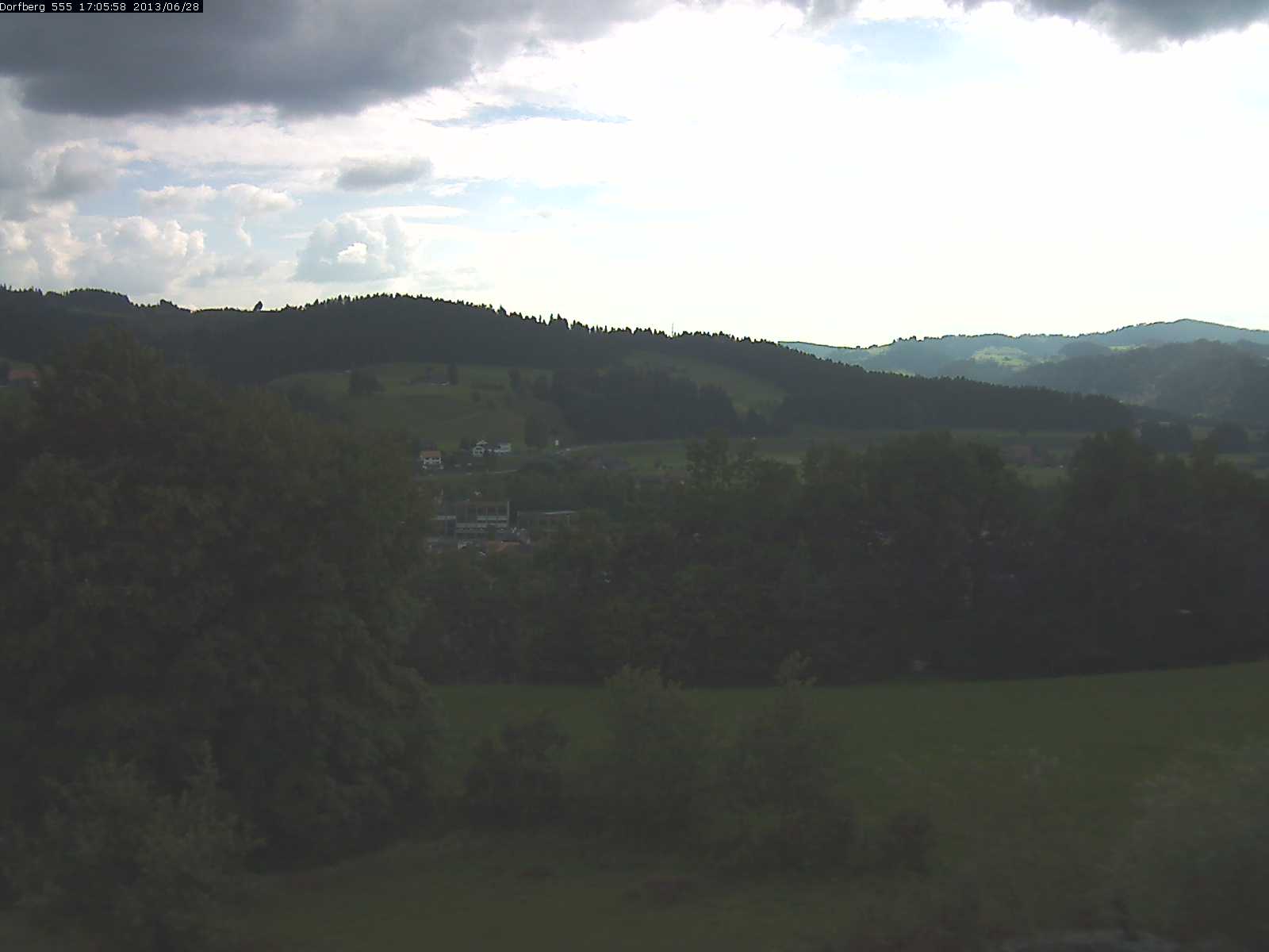 Webcam-Bild: Aussicht vom Dorfberg in Langnau 20130628-170600