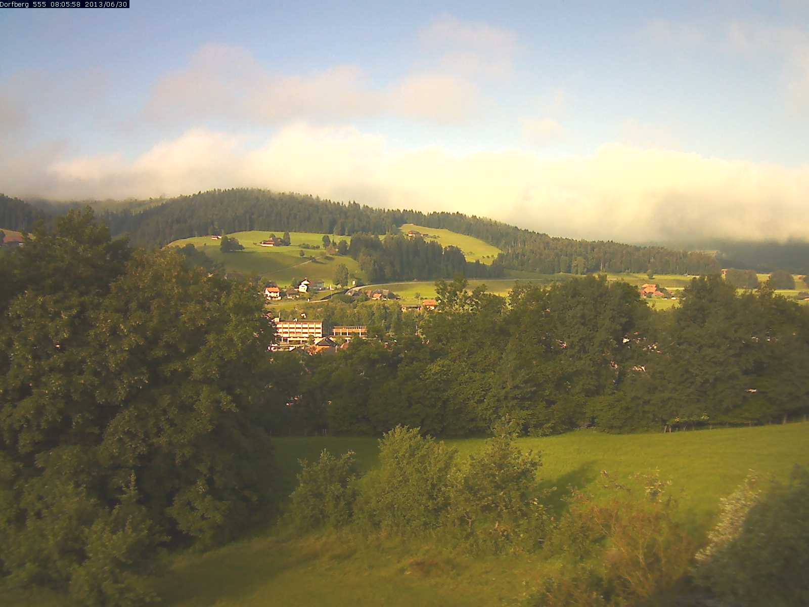 Webcam-Bild: Aussicht vom Dorfberg in Langnau 20130630-080600