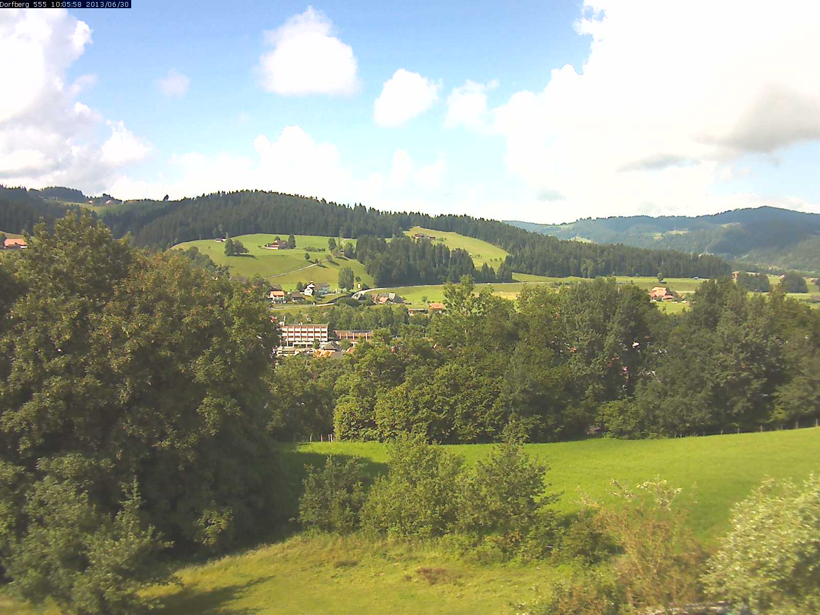 Webcam-Bild: Aussicht vom Dorfberg in Langnau 20130630-100600