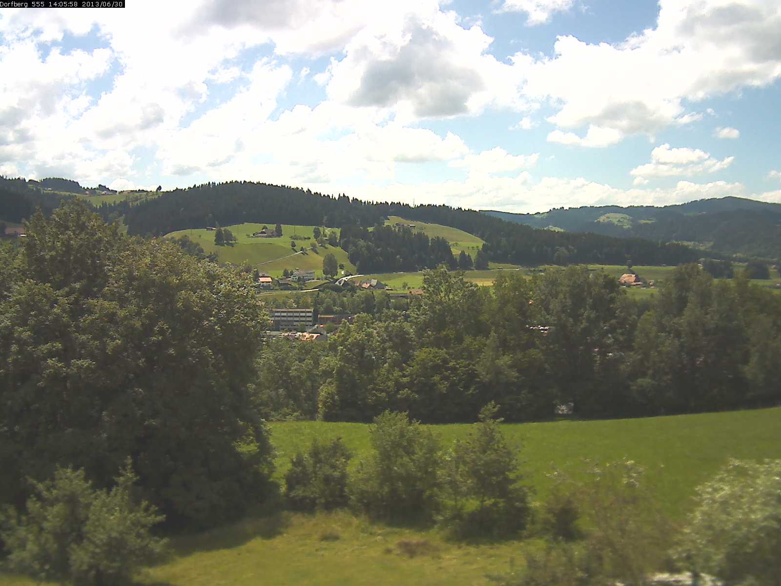 Webcam-Bild: Aussicht vom Dorfberg in Langnau 20130630-140600