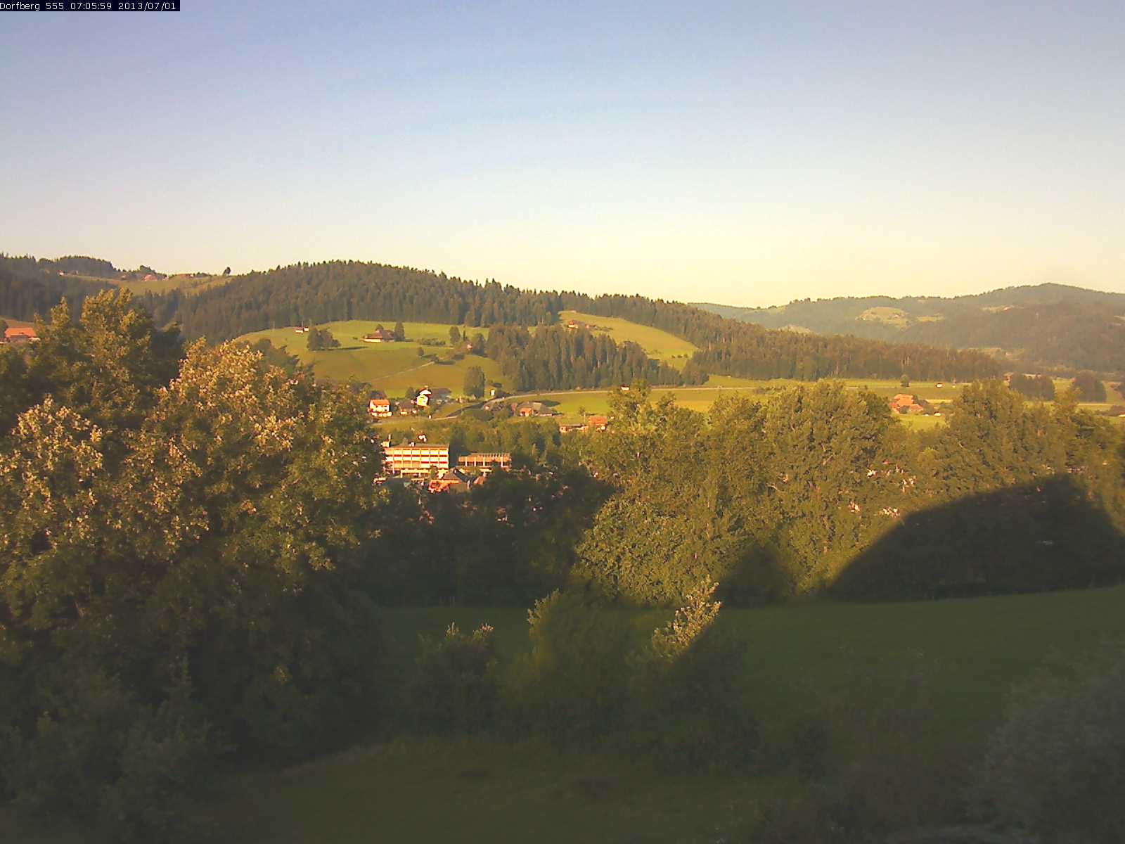 Webcam-Bild: Aussicht vom Dorfberg in Langnau 20130701-070600