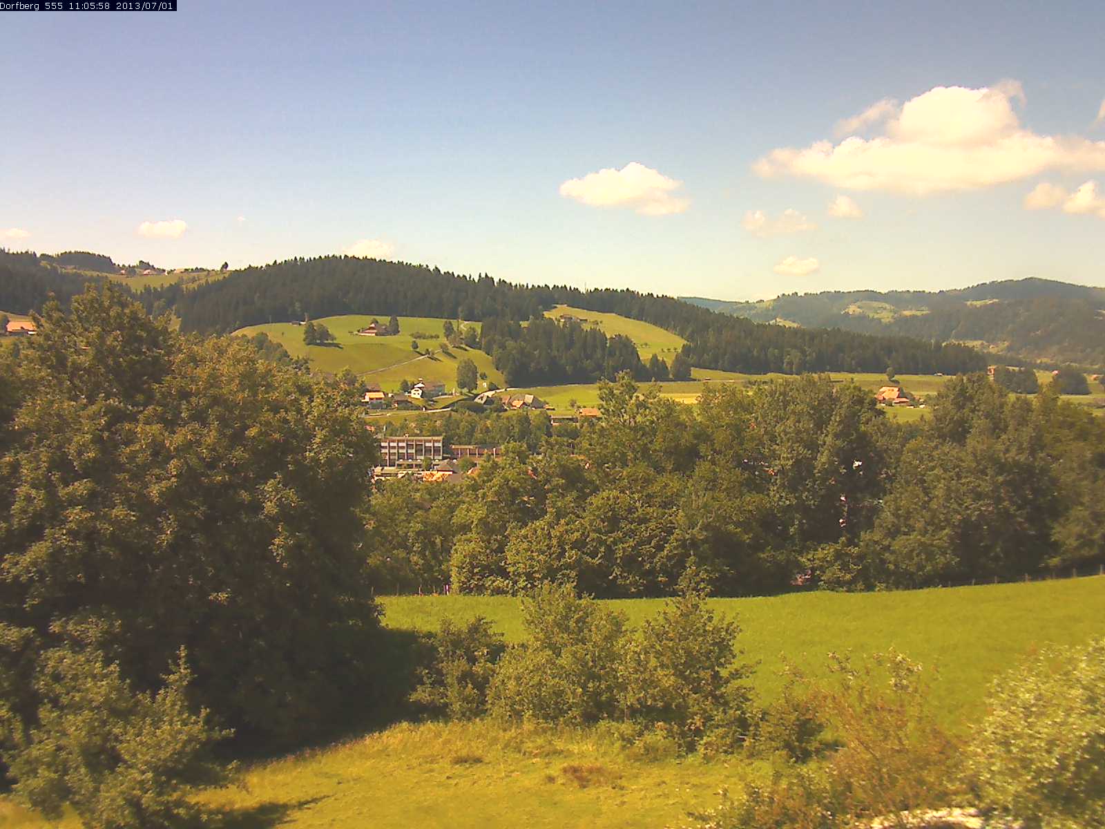 Webcam-Bild: Aussicht vom Dorfberg in Langnau 20130701-110600