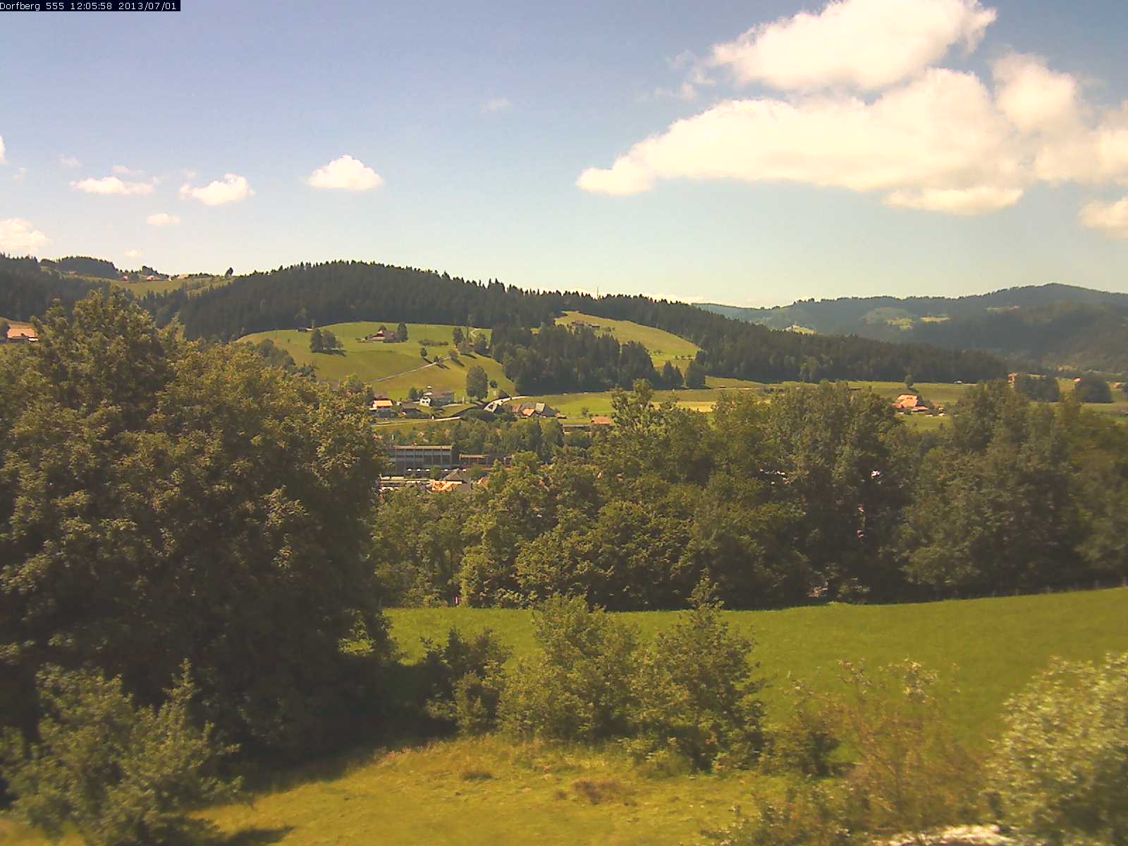 Webcam-Bild: Aussicht vom Dorfberg in Langnau 20130701-120600