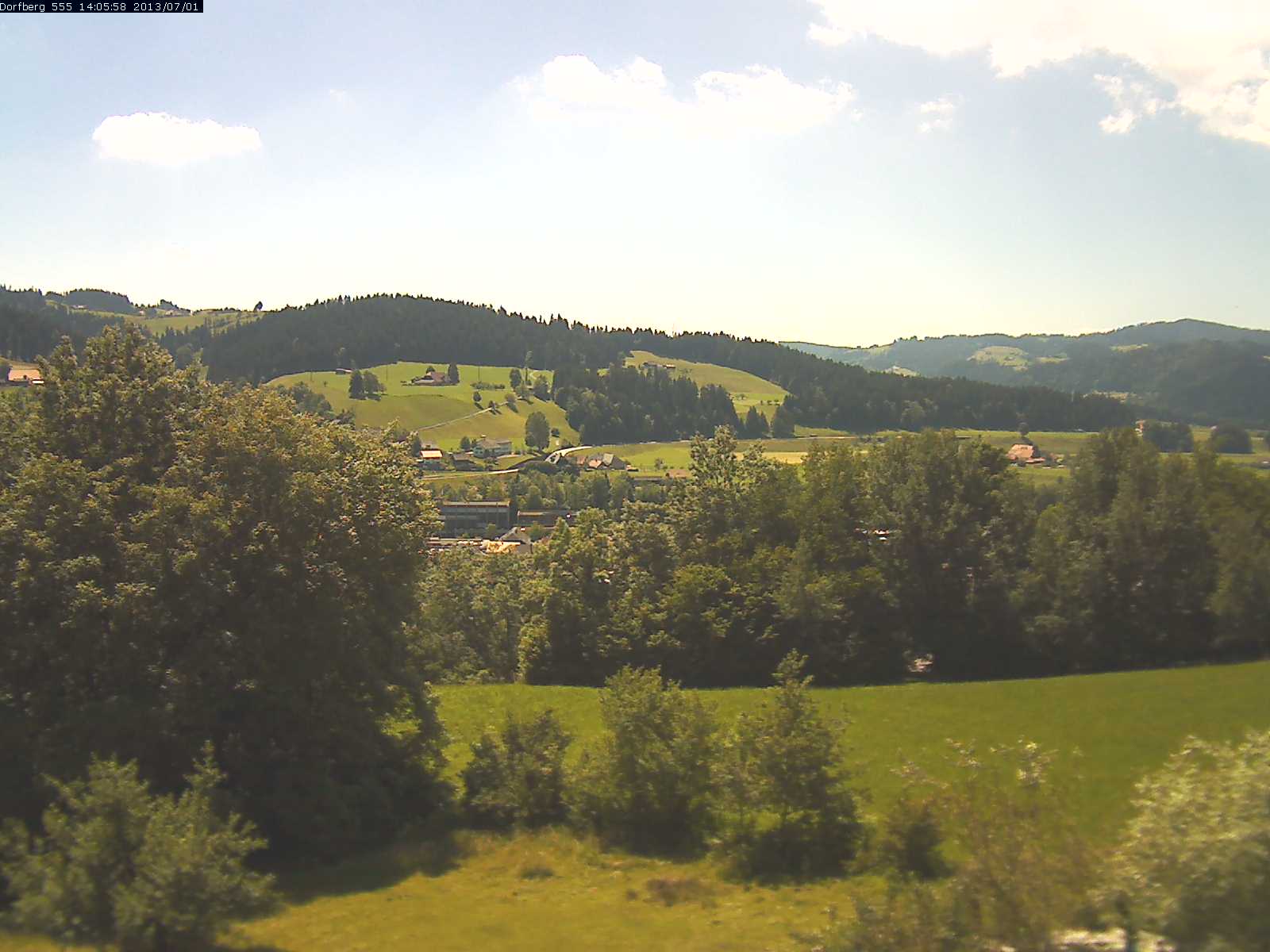 Webcam-Bild: Aussicht vom Dorfberg in Langnau 20130701-140600