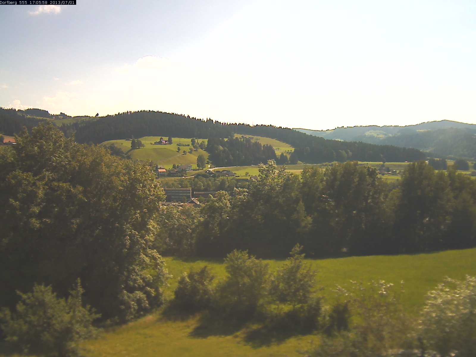 Webcam-Bild: Aussicht vom Dorfberg in Langnau 20130701-170600